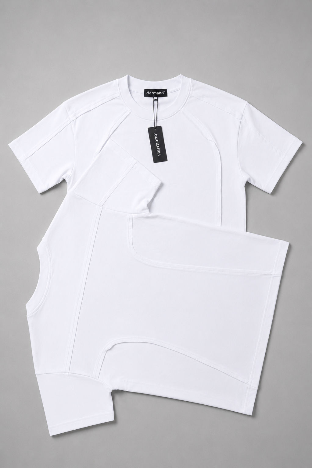 Essential basic t-shirt with stylish seam detail