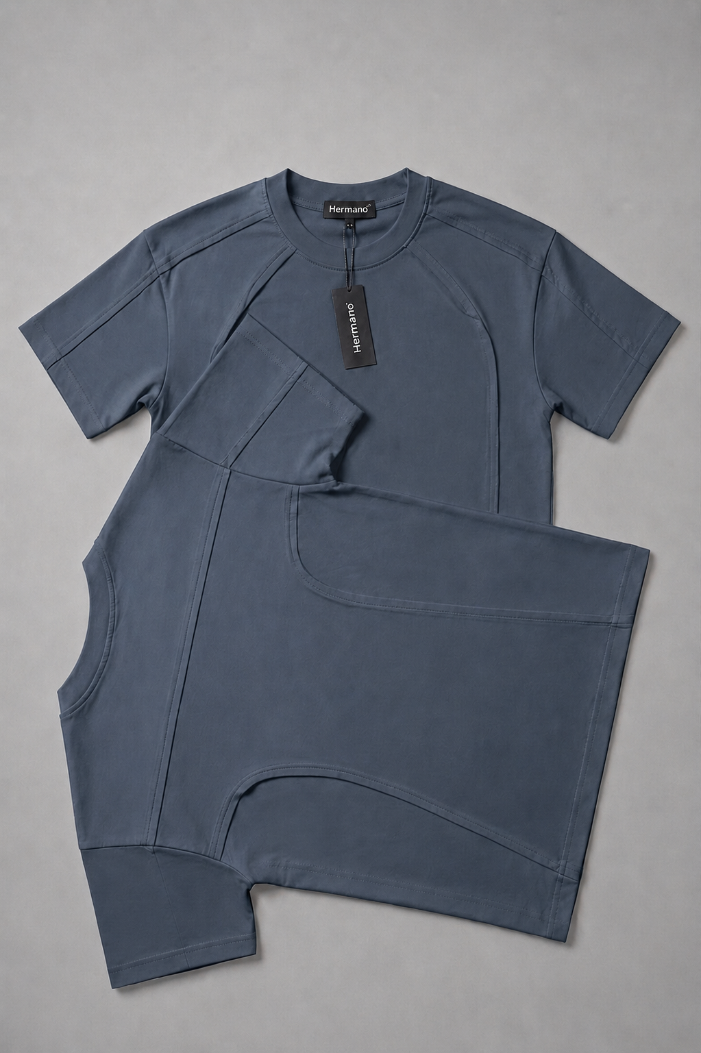 Essential basic t-shirt with stylish seam detail
