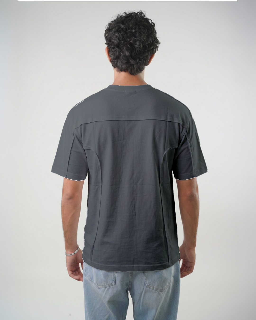 Essential basic t-shirt with stylish seam detail