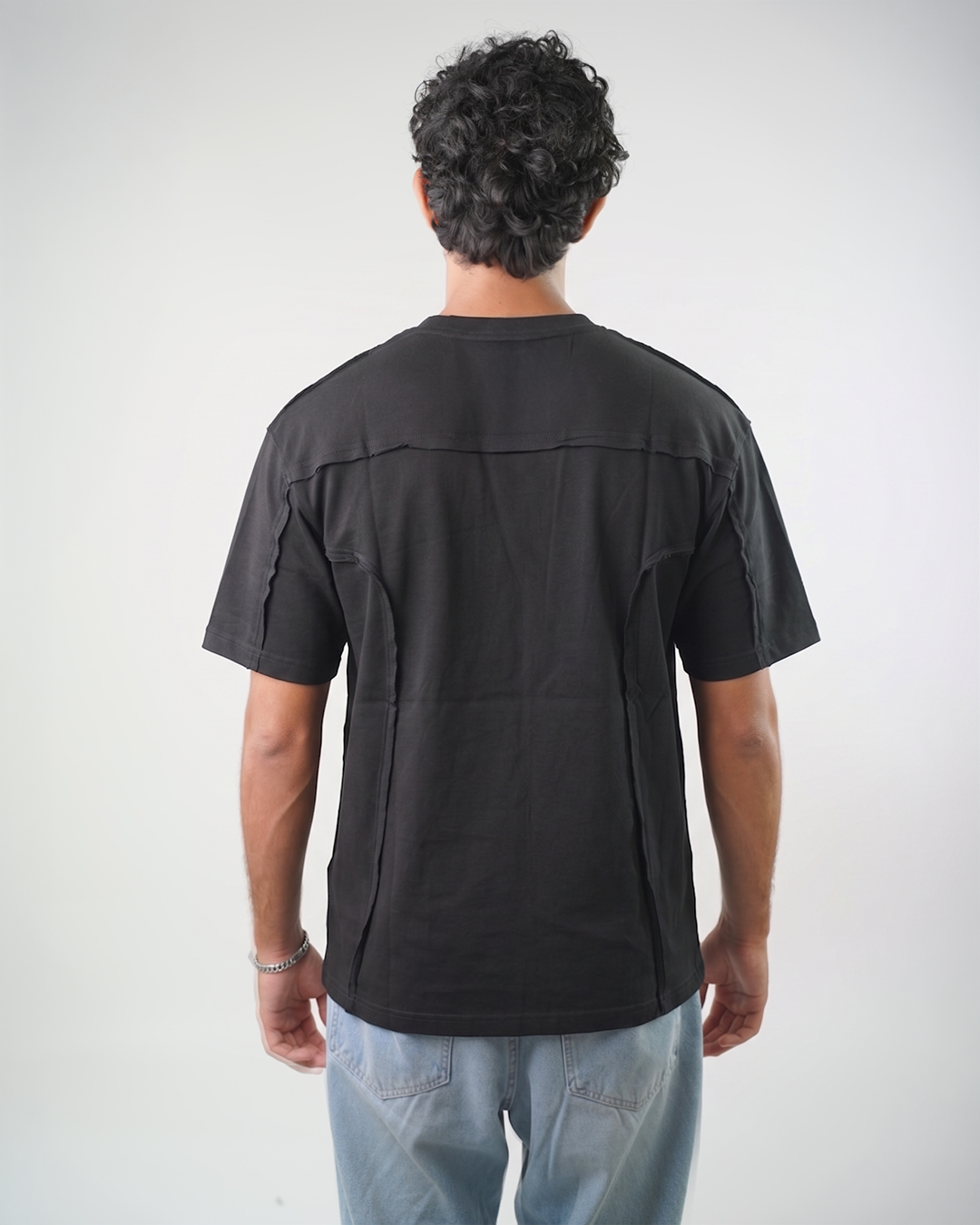 Essential basic t-shirt with stylish seam detail